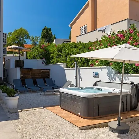 Apartment Lux